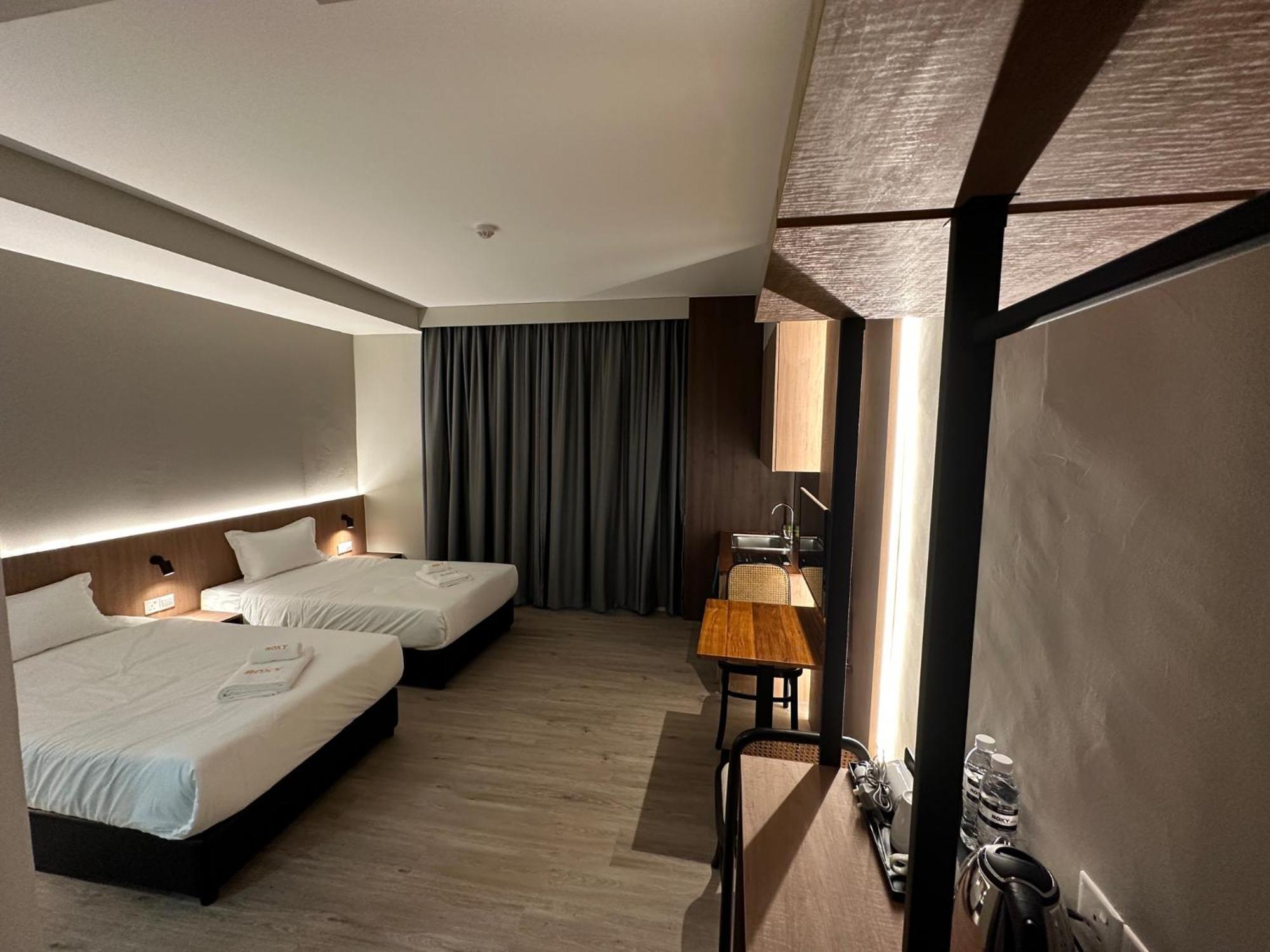 Roxy Hotel Aiman Kuching Esterno foto